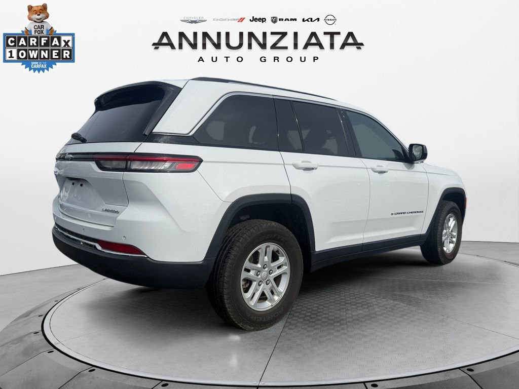 Used 2023 Jeep Grand Cherokee Laredo AWD/4WD image 5