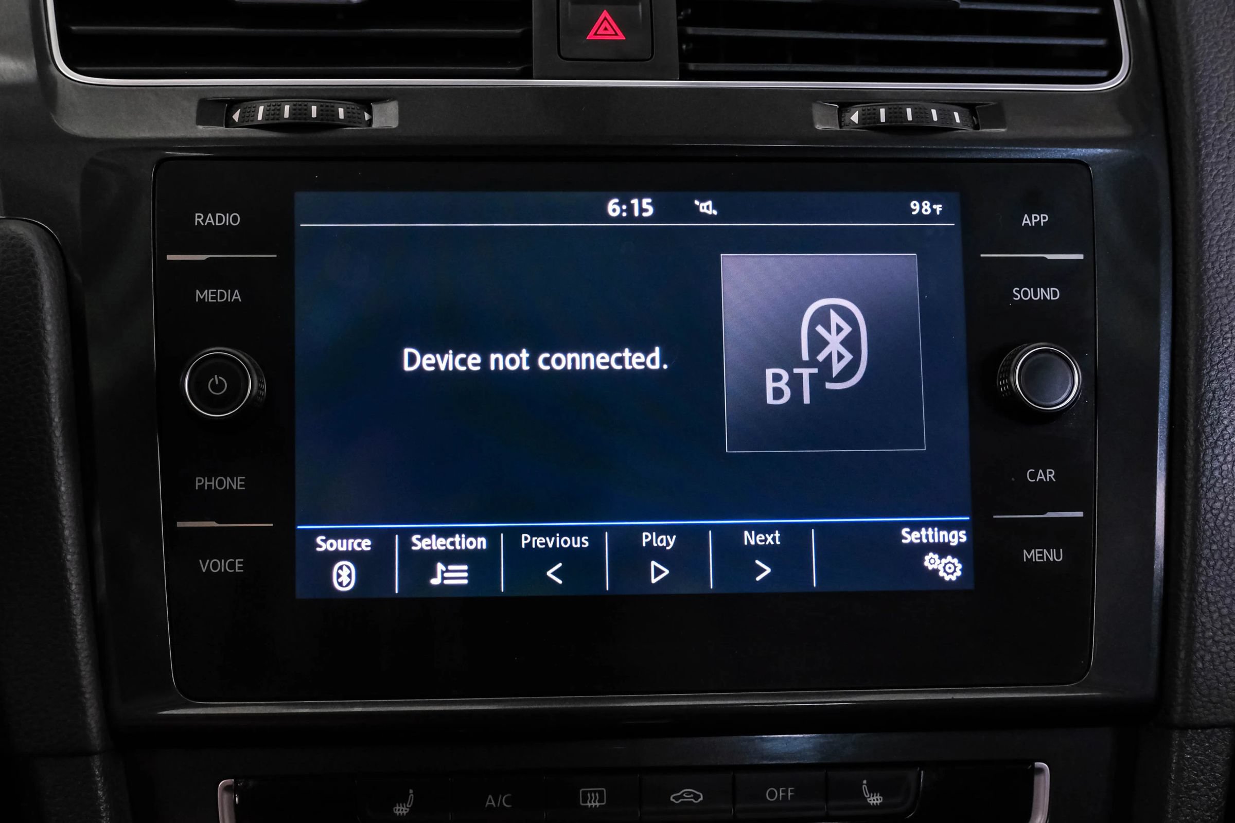 Used 2019 Volkswagen Golf SE FWD image 28