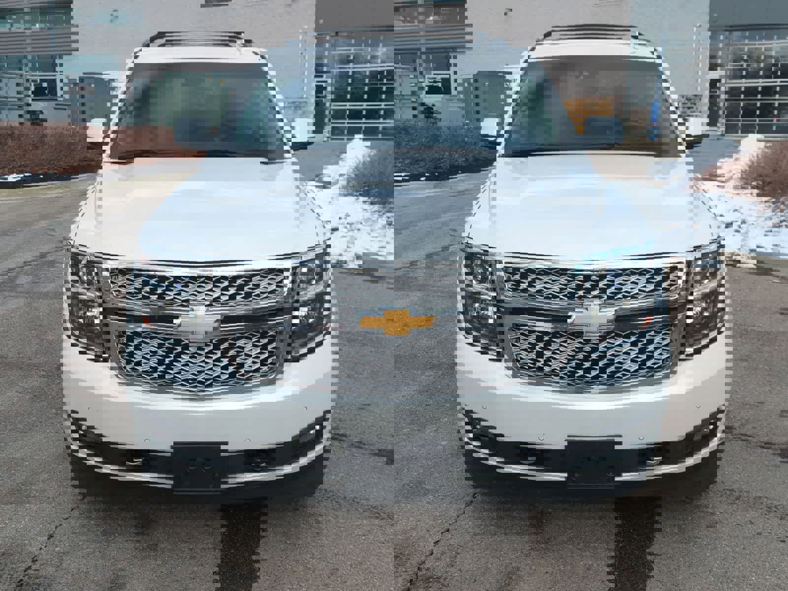 Used 2017 Chevrolet Suburban LT w/ LT Signature Package image 3