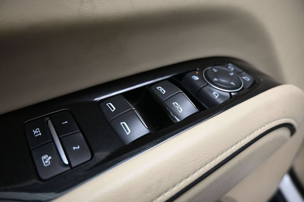 Used 2023 Cadillac Escalade Premium Luxury AWD/4WD image 11