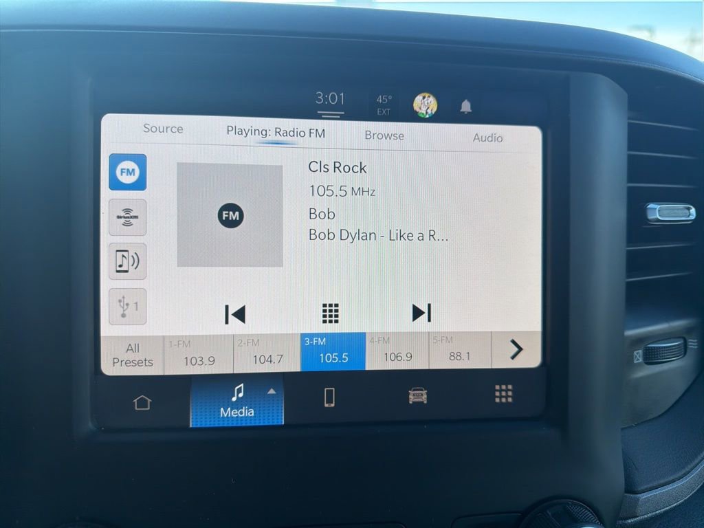 Used 2024 RAM 2500 Tradesman w/ Chrome Appearance Group image 25