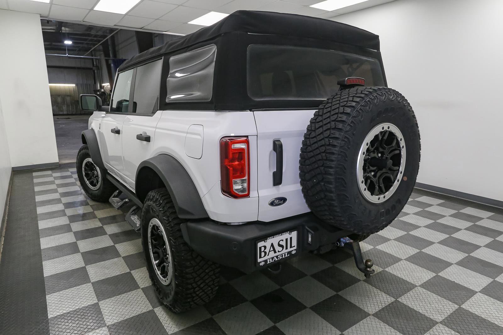 Used 2021 Ford Bronco Big Bend w/ Sasquatch Package AWD/4WD image 11