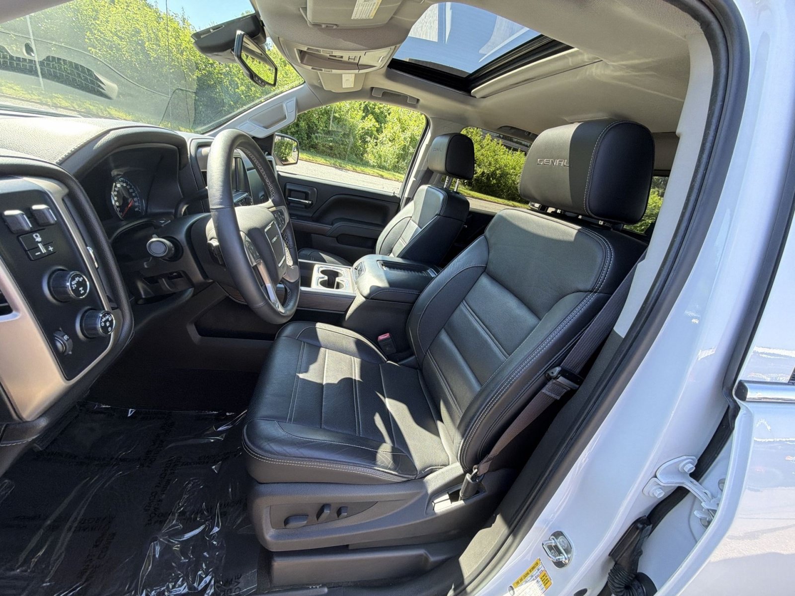 Used 2017 GMC Sierra 1500 Denali w/ Denali Ultimate Package AWD/4WD image 13