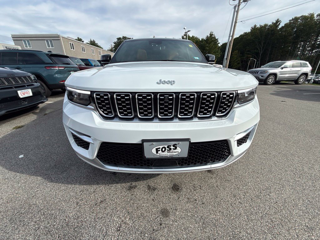 Certified 2025 Jeep Grand Cherokee Summit AWD/4WD image 8