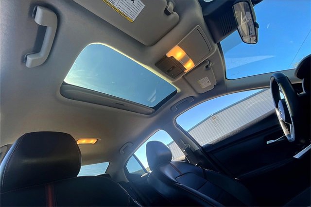 Used 2024 Nissan Sentra SR w/ SR Premium Package image 17