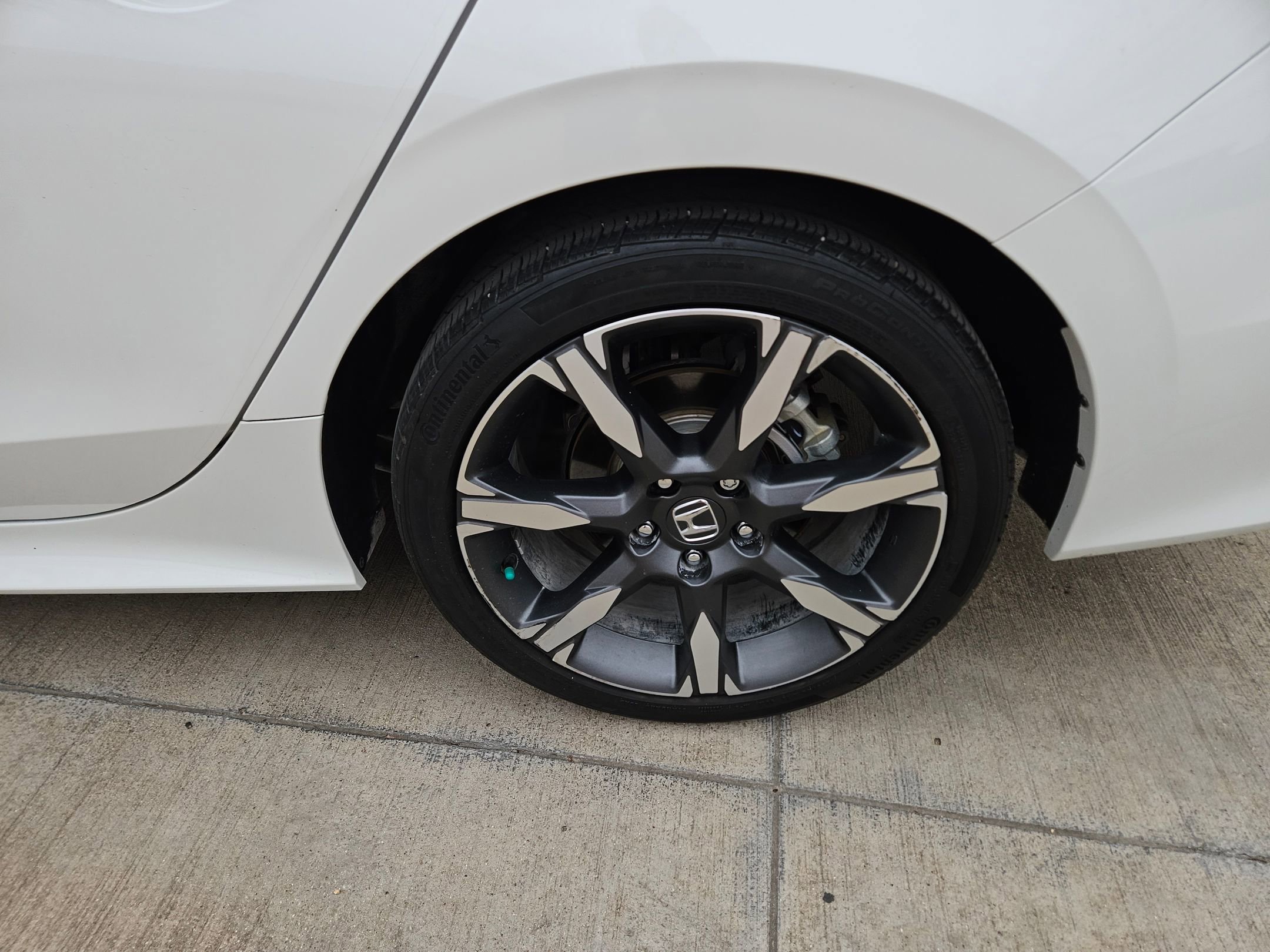 Certified 2025 Honda Civic Sport Touring image 9