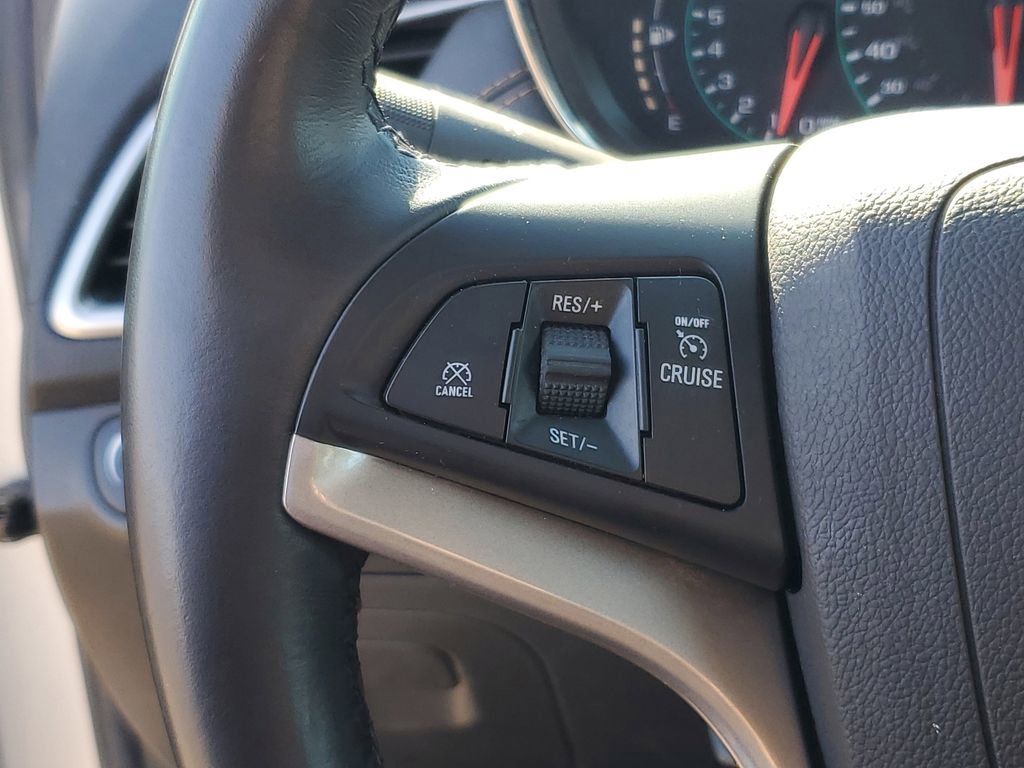 Used 2019 Chevrolet Trax LT w/ LT Convenience Package image 13