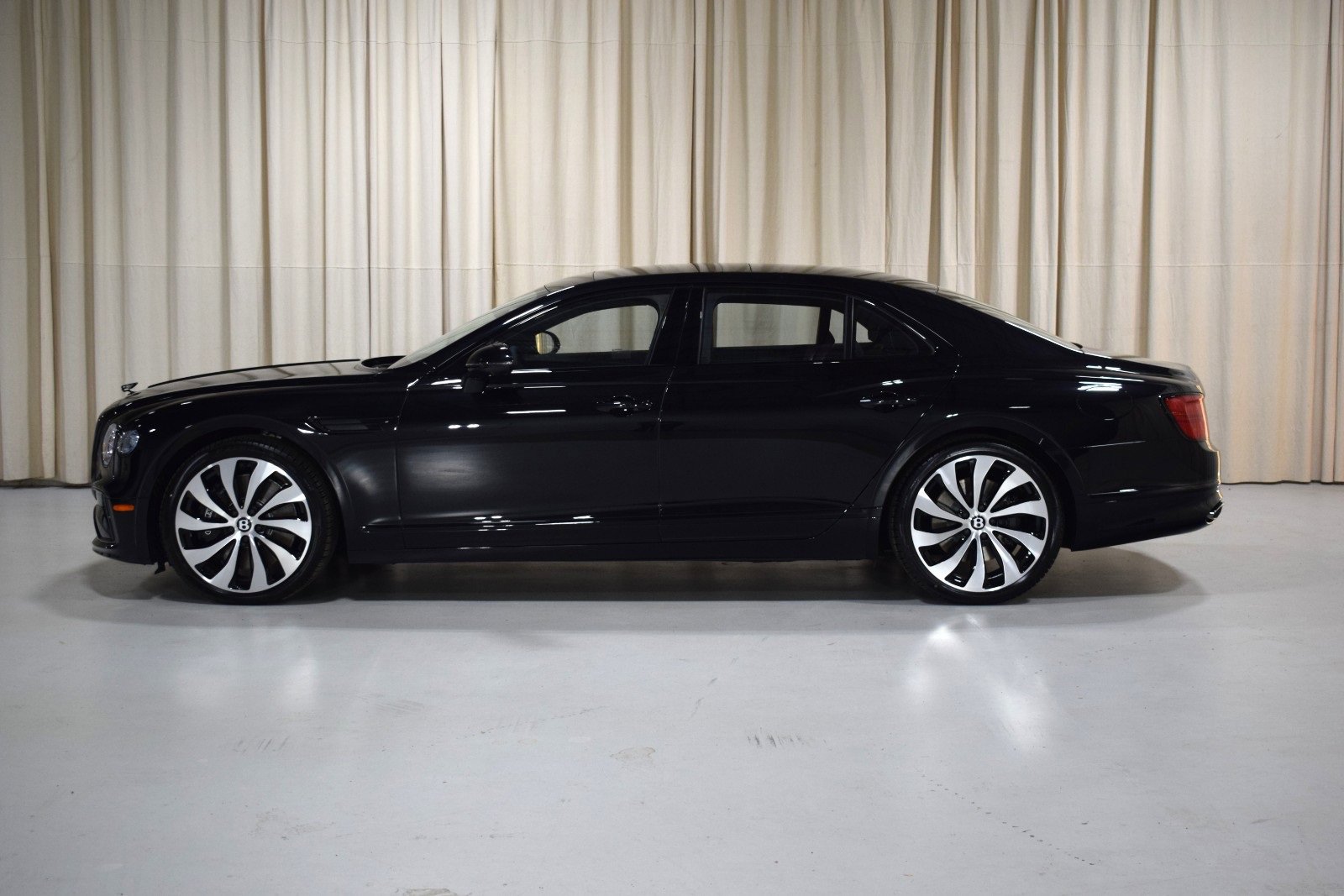 New 2026 Bentley Flying Spur Plug-In Hybrid image 16