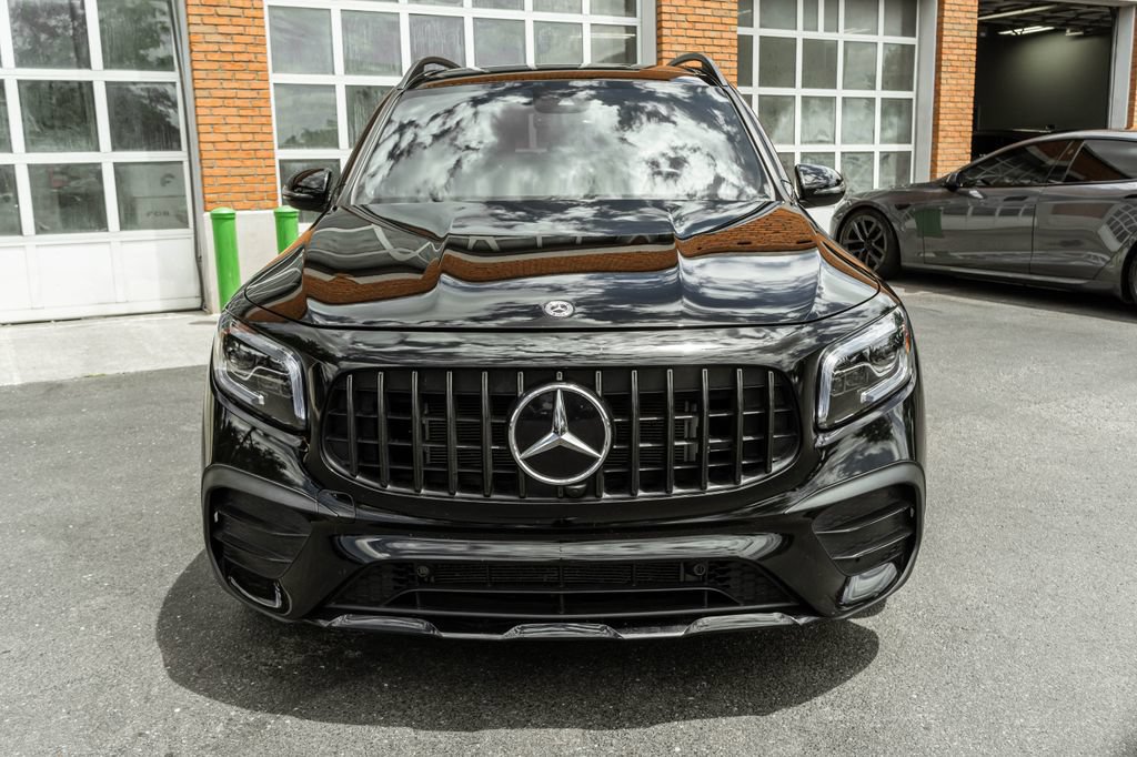 Used 2023 Mercedes-Benz GLB 35 AMG 4MATIC w/ AMG Night Package Plus image 29