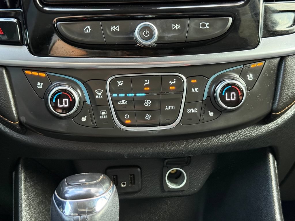 Used 2019 Chevrolet Traverse Premier w/ Driver Confidence II Package FWD image 25