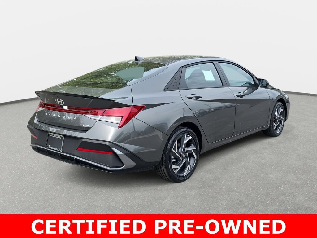 Certified 2025 Hyundai Elantra SEL FWD image 5