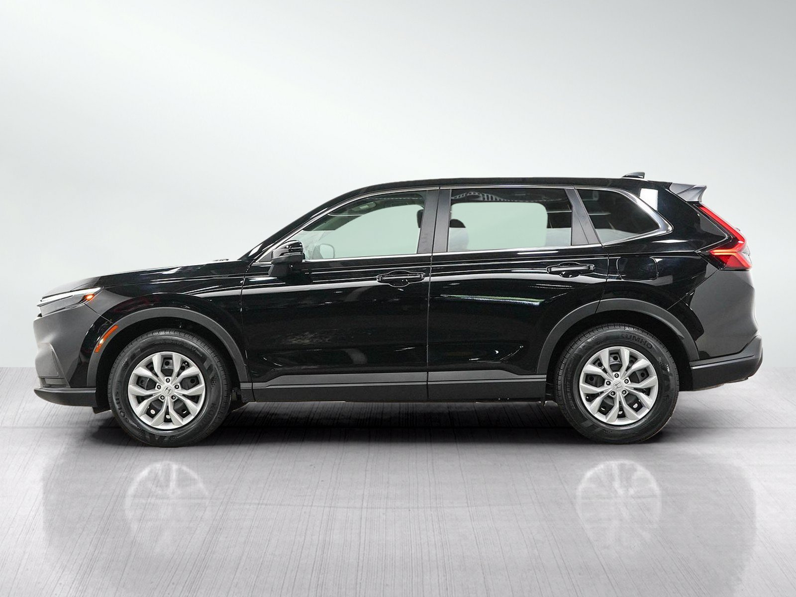 Used 2024 Honda CR-V LX image 2