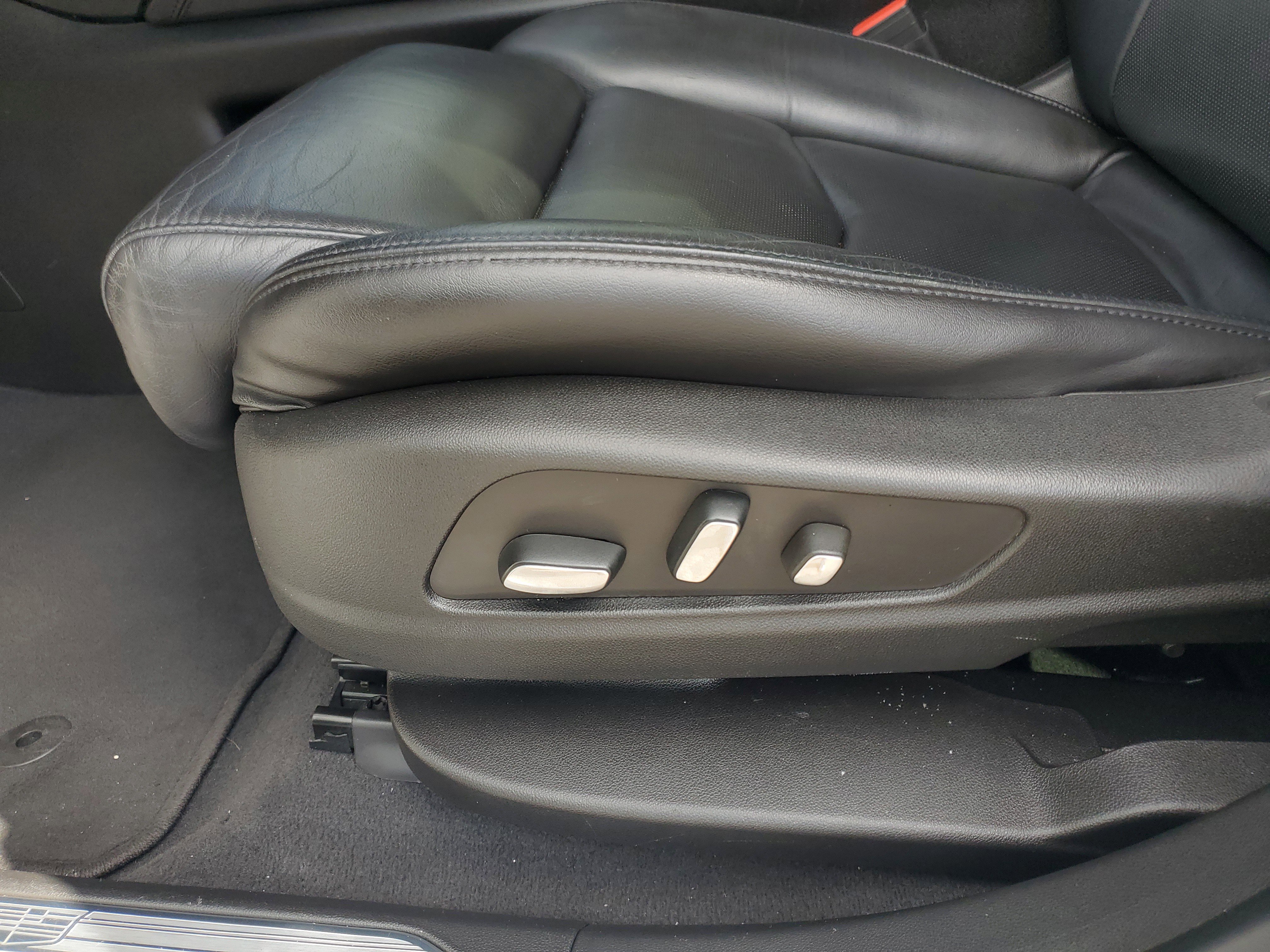 Used 2017 Cadillac XT5 Premium Luxury w/ LPO, Wheel Lock Package image 15