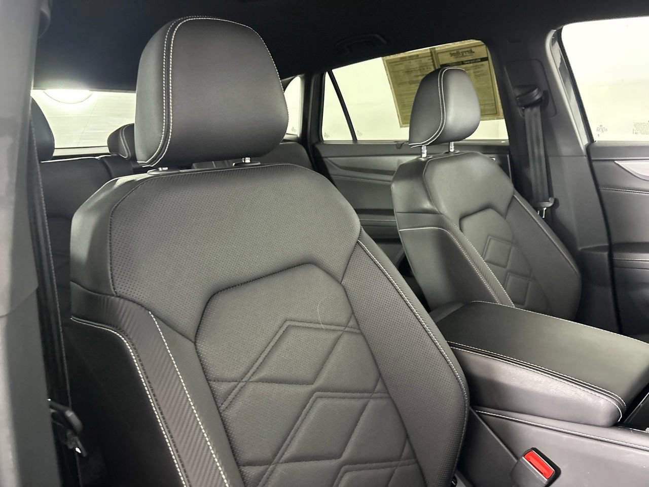 Used 2025 Volkswagen Atlas Cross Sport SE FWD image 26