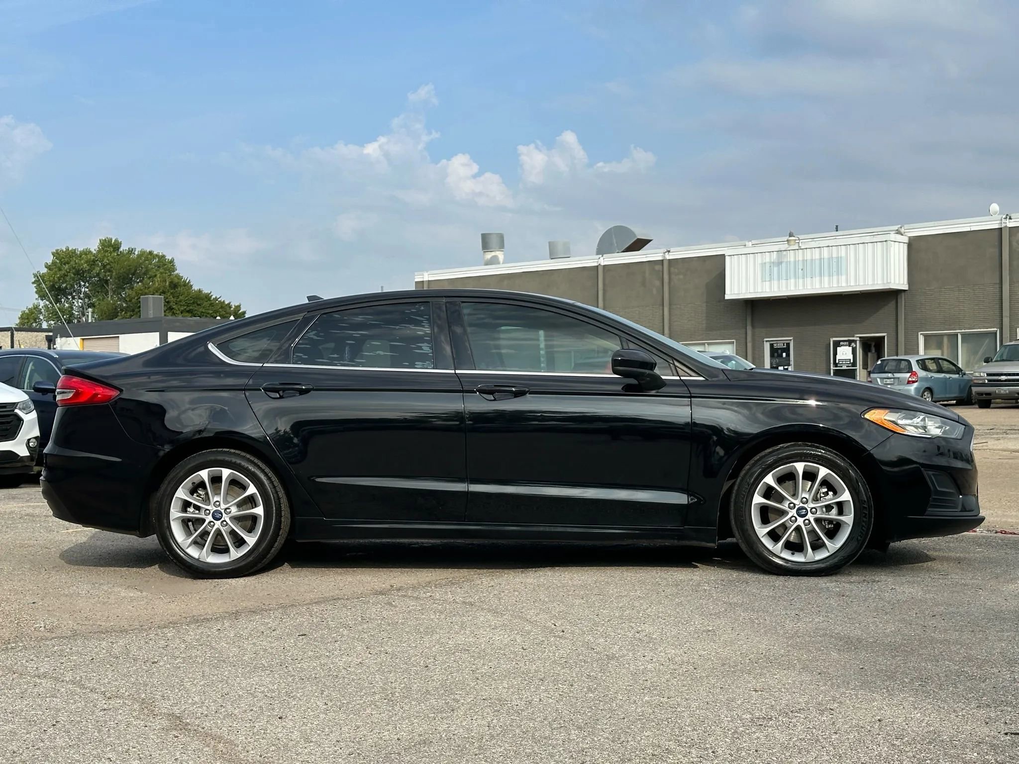 Used 2020 Ford Fusion SE image 8