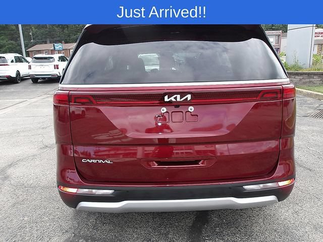 Used 2024 Kia Carnival EX FWD image 6