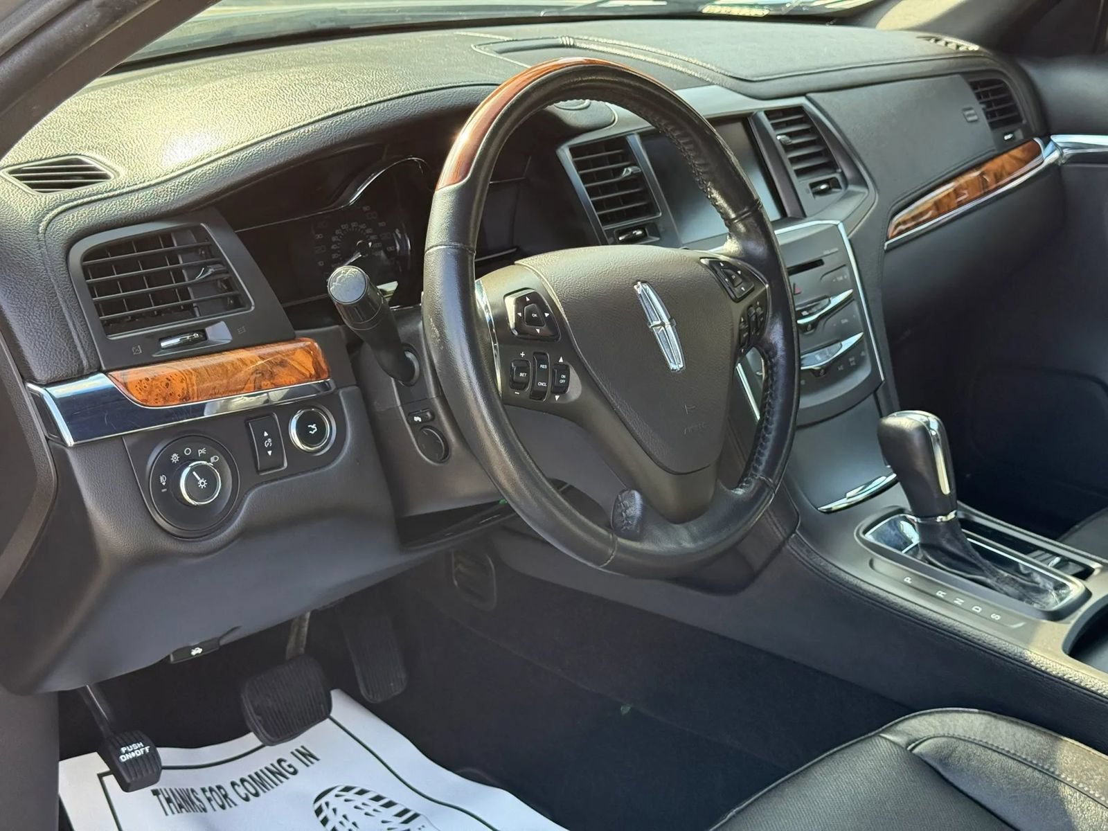 Used 2013 Lincoln MKS FWD image 17