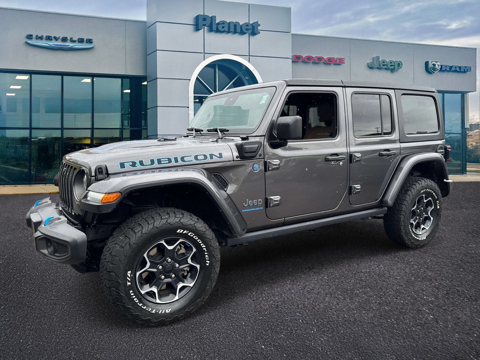 Used 2023 Jeep Wrangler Unlimited Rubicon 4xe w/ Safety Group AWD/4WD image 4