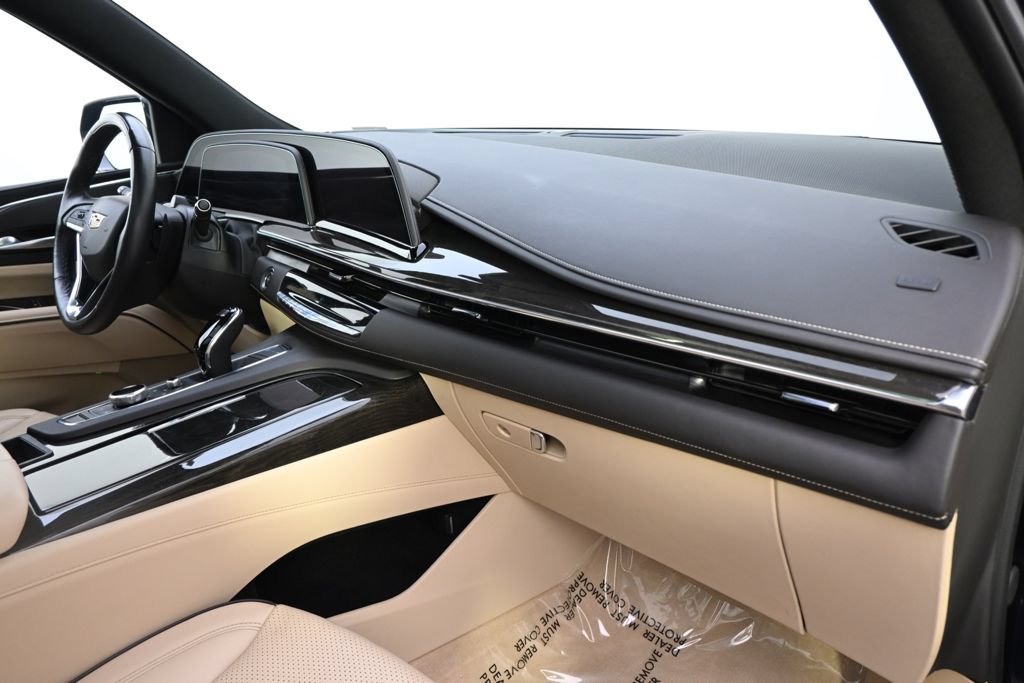 Certified 2024 Cadillac Escalade Premium Luxury w/ LPO, Floor Liner Package AWD/4WD image 15