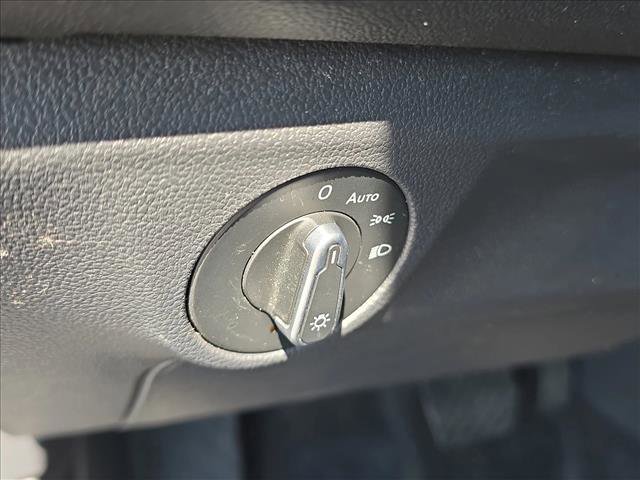 Used 2024 Volkswagen Jetta SE w/ Panoramic Sunroof Package FWD image 9