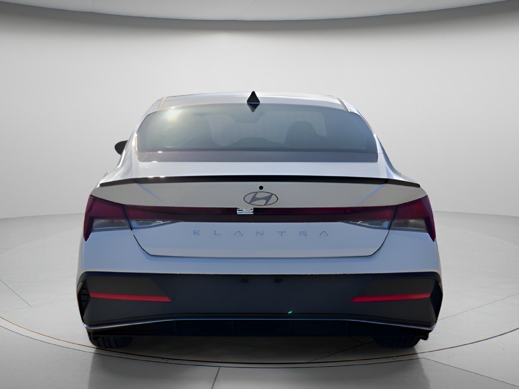 New 2026 Hyundai Elantra SEL Sport FWD image 4