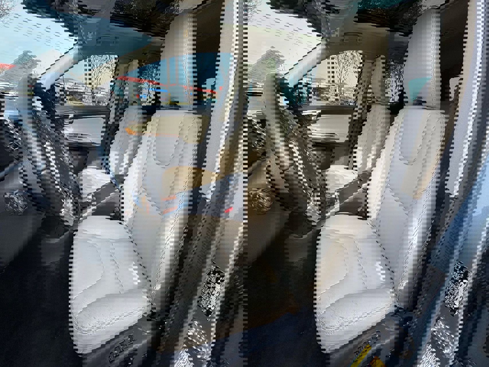 Used 2017 Volvo XC60 T5 Inscription w/ Preferred Option Package image 16