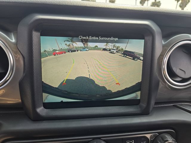 Used 2020 Jeep Wrangler Unlimited Sahara w/ Uconnect 4C Nav & Sound Group AWD/4WD image 10