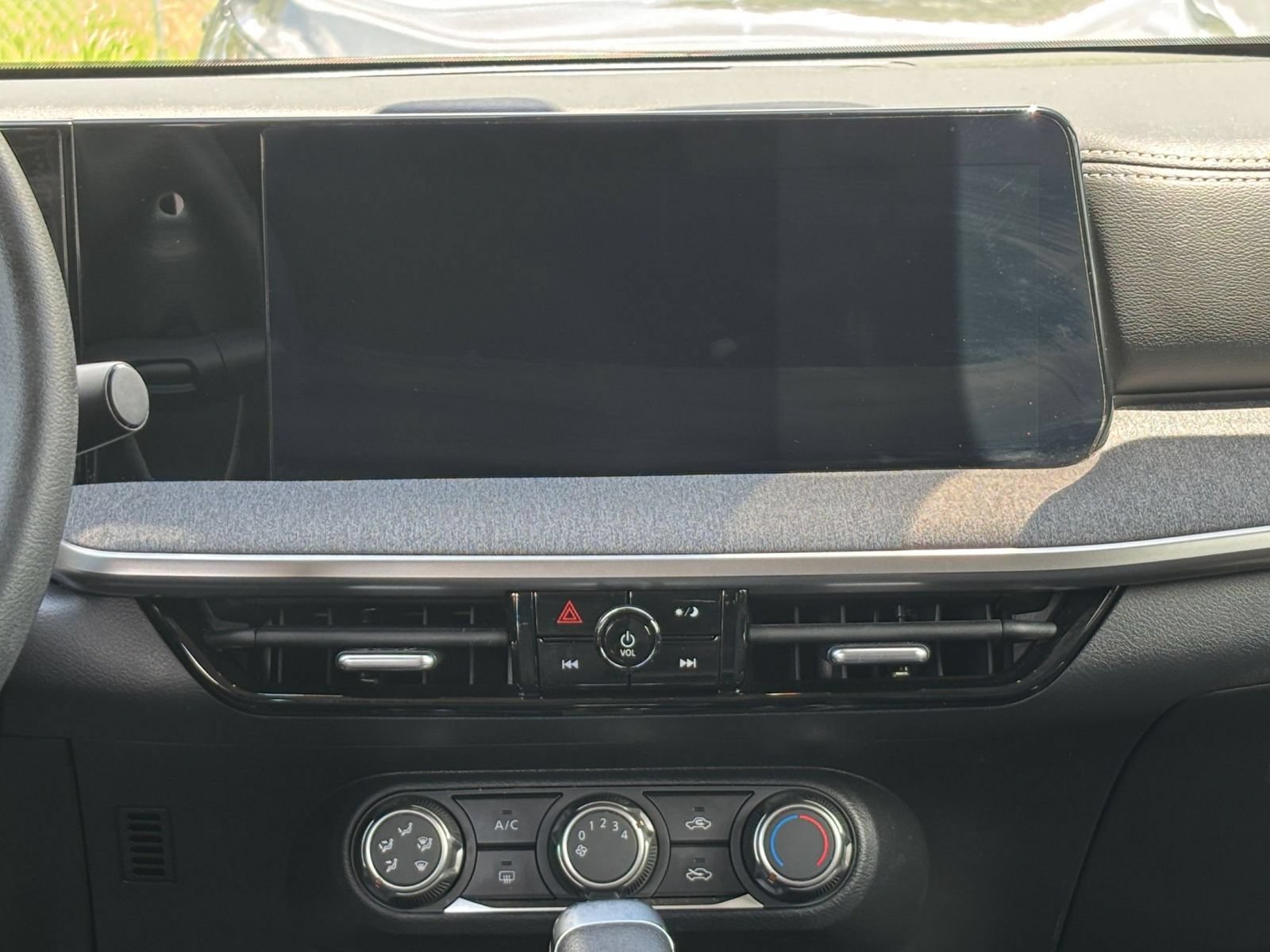 Used 2025 Nissan Kicks SV FWD image 20
