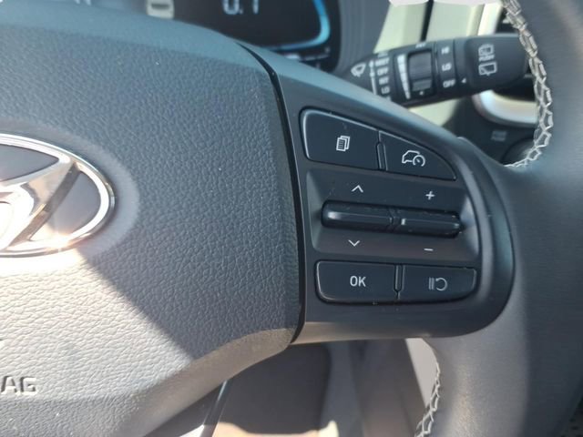 Used 2023 Hyundai Venue Limited w/ Cargo Package image 18