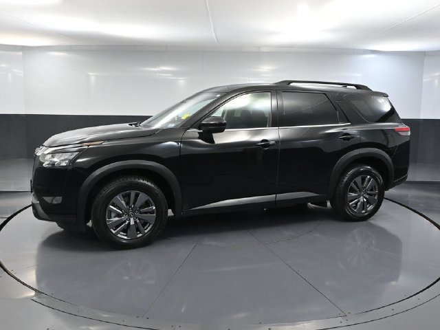 Used 2024 Nissan Pathfinder SV FWD image 8