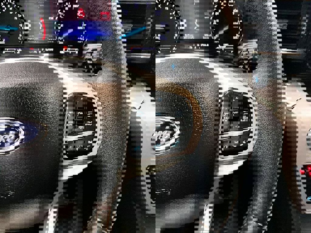 Used 2021 Ford Explorer XLT w/ Equipment Group 202A image 25