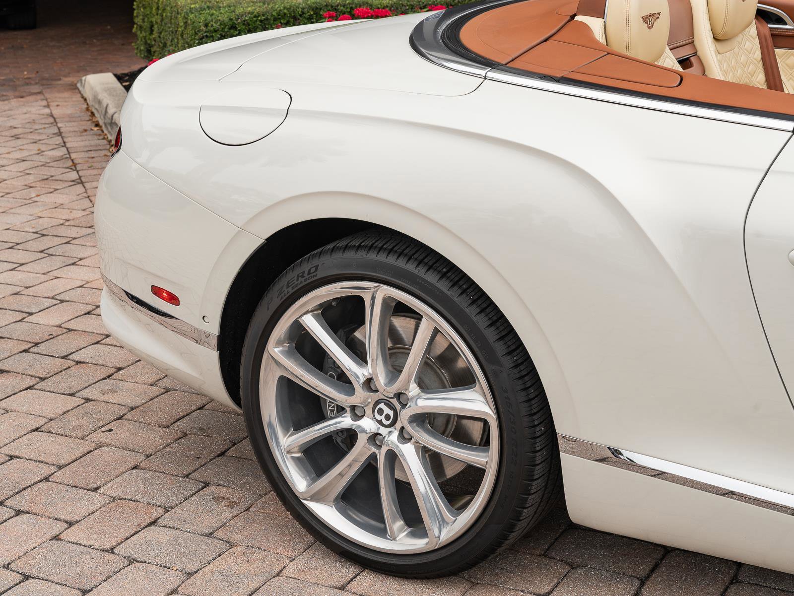 Used 2021 Bentley Continental GT image 15