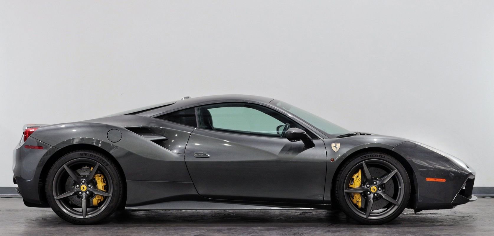 Used 2016 Ferrari 488 GTB image 8
