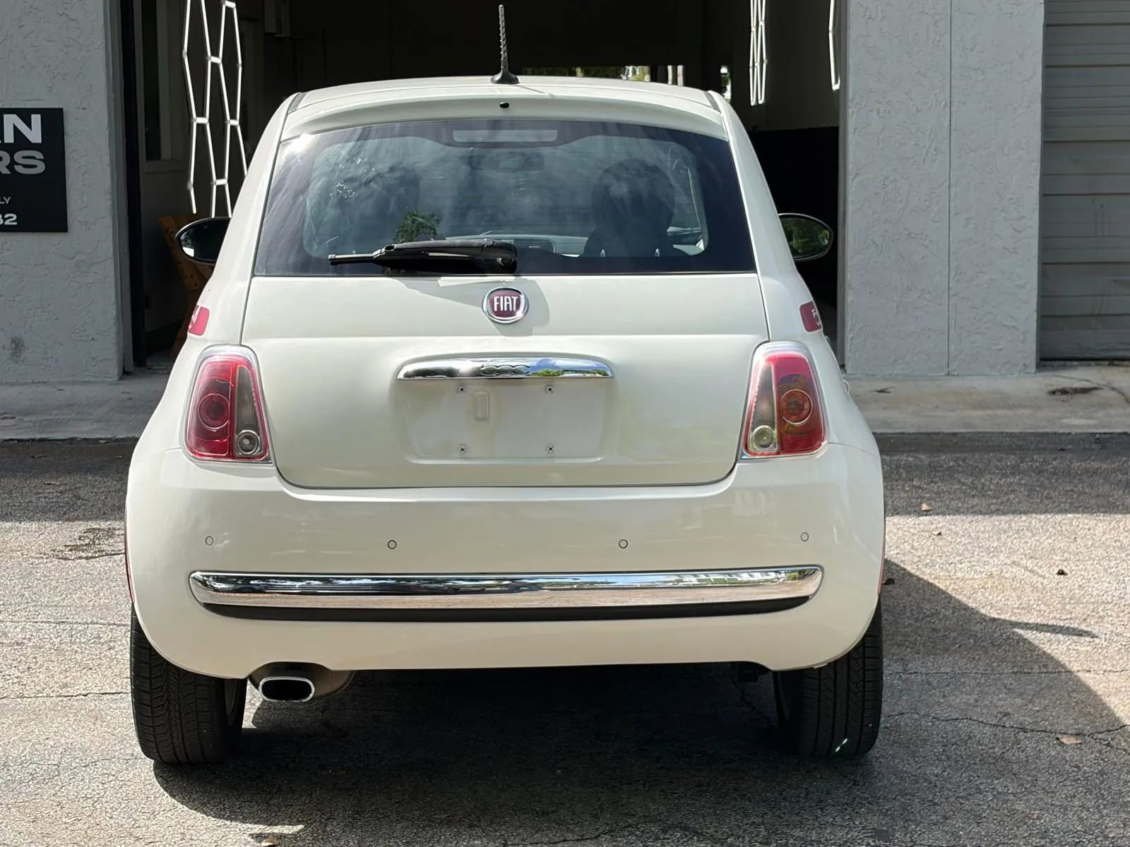 Used 2012 FIAT 500 Lounge w/ Pink Ribbon Special Edition image 8