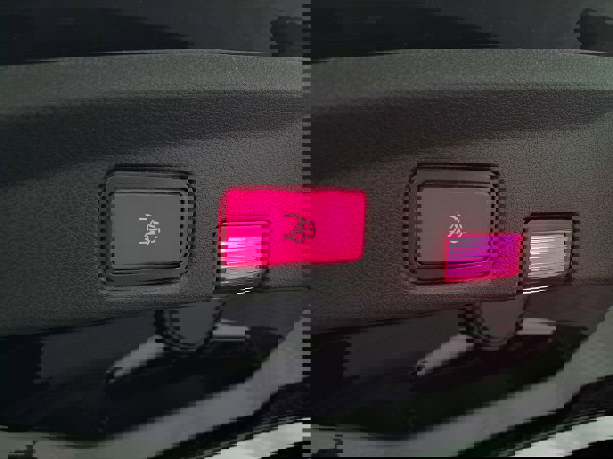 Used 2019 Mercedes-Benz E 450 4MATIC Cabriolet image 54