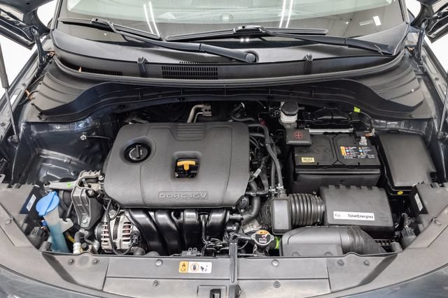 Used 2025 Kia Soul LX w/ LX Technology Package FWD image 3