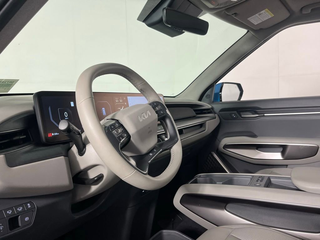 Used 2025 Kia EV9 Wind image 19