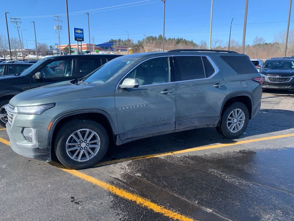 Used 2023 Chevrolet Traverse LT w/ LPO, Floor Liner Package image 1