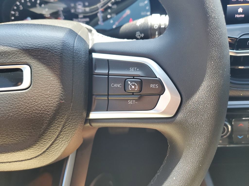 Used 2022 Jeep Compass Latitude FWD image 23
