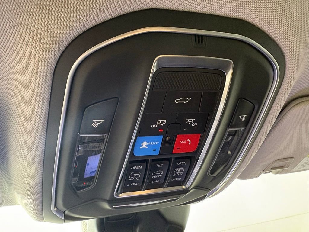 Used 2022 Jeep Grand Cherokee Limited w/ MOPAR Finishing Package RWD image 37
