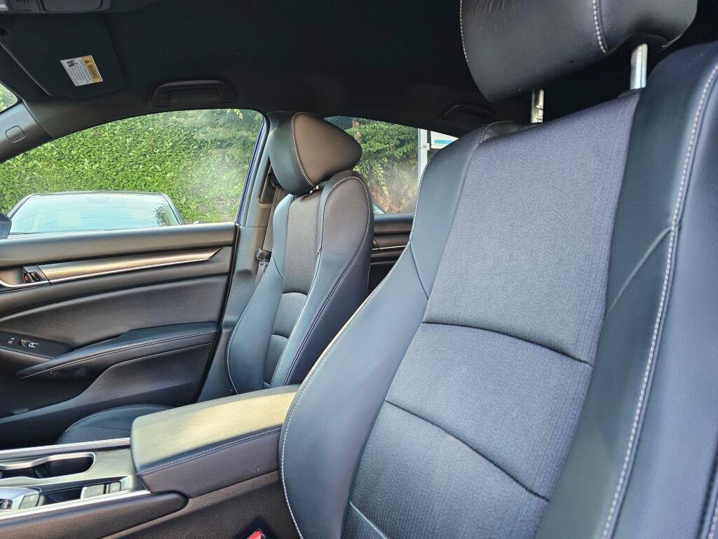 Used 2018 Honda Accord Sport image 24