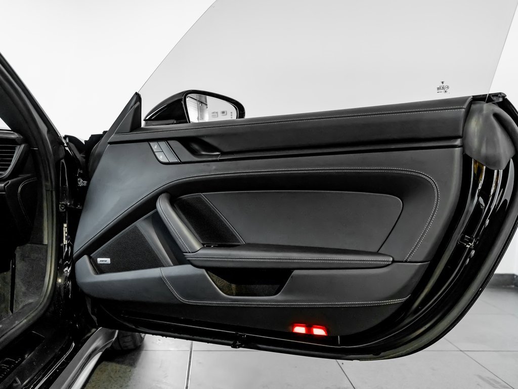 Certified 2022 Porsche 911 50th Anniversary Edition image 22