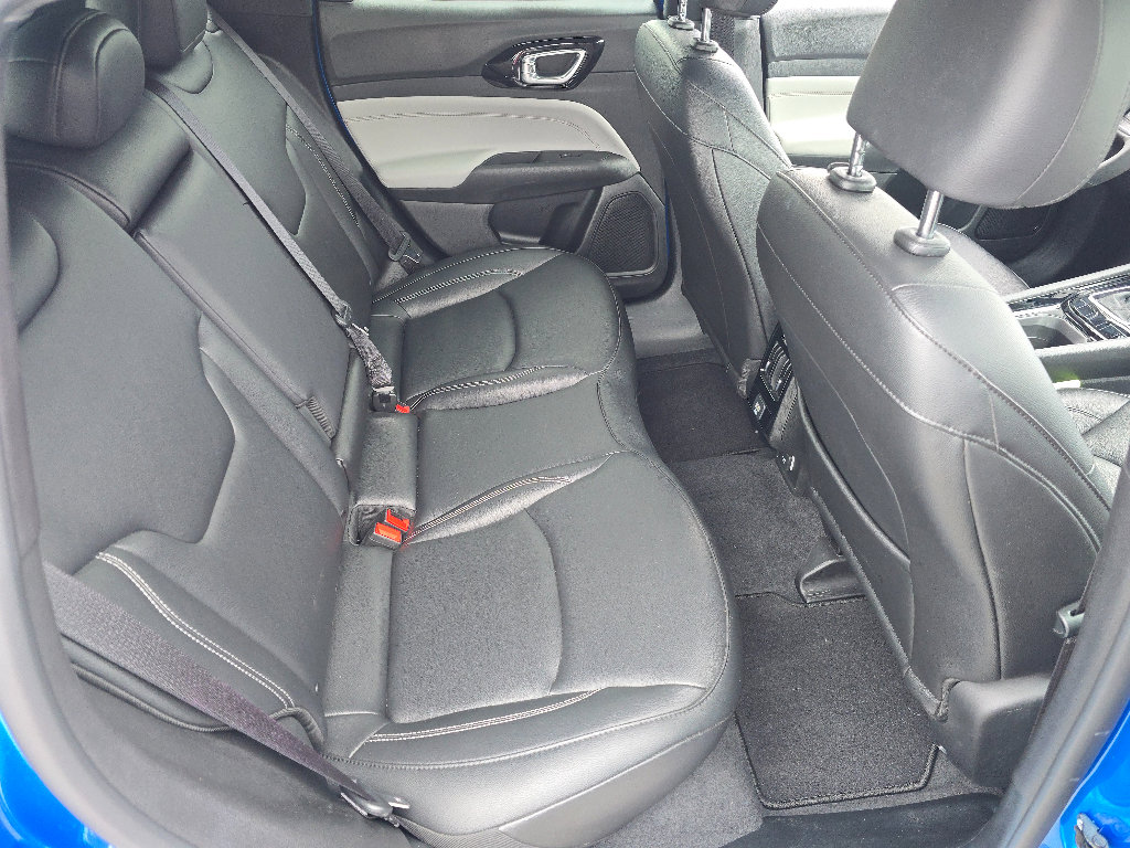 Used 2025 Jeep Compass Limited AWD/4WD image 15