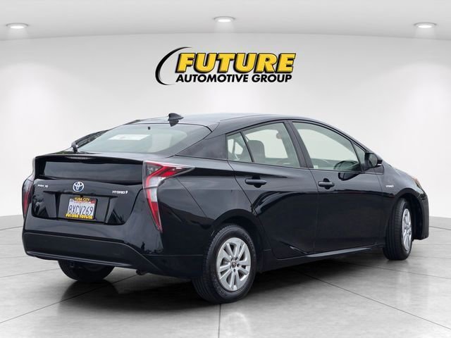 Certified 2017 Toyota Prius Two w/ Carpet Mat Package FWD image 5