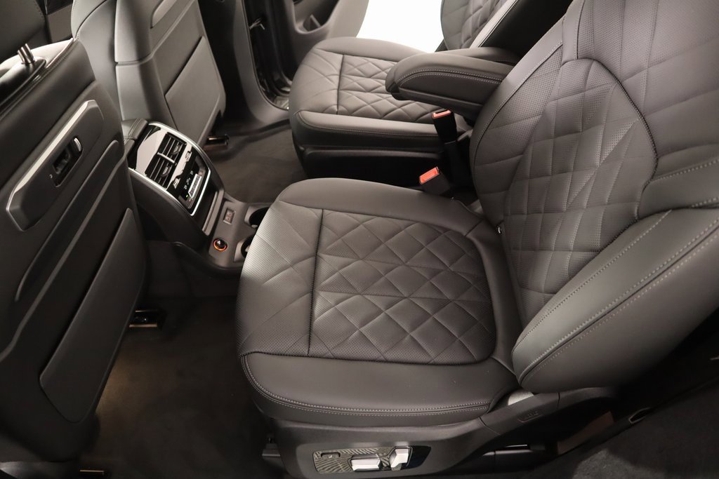 New 2025 BMW X7 xDrive40i w/ M Sport Package image 13
