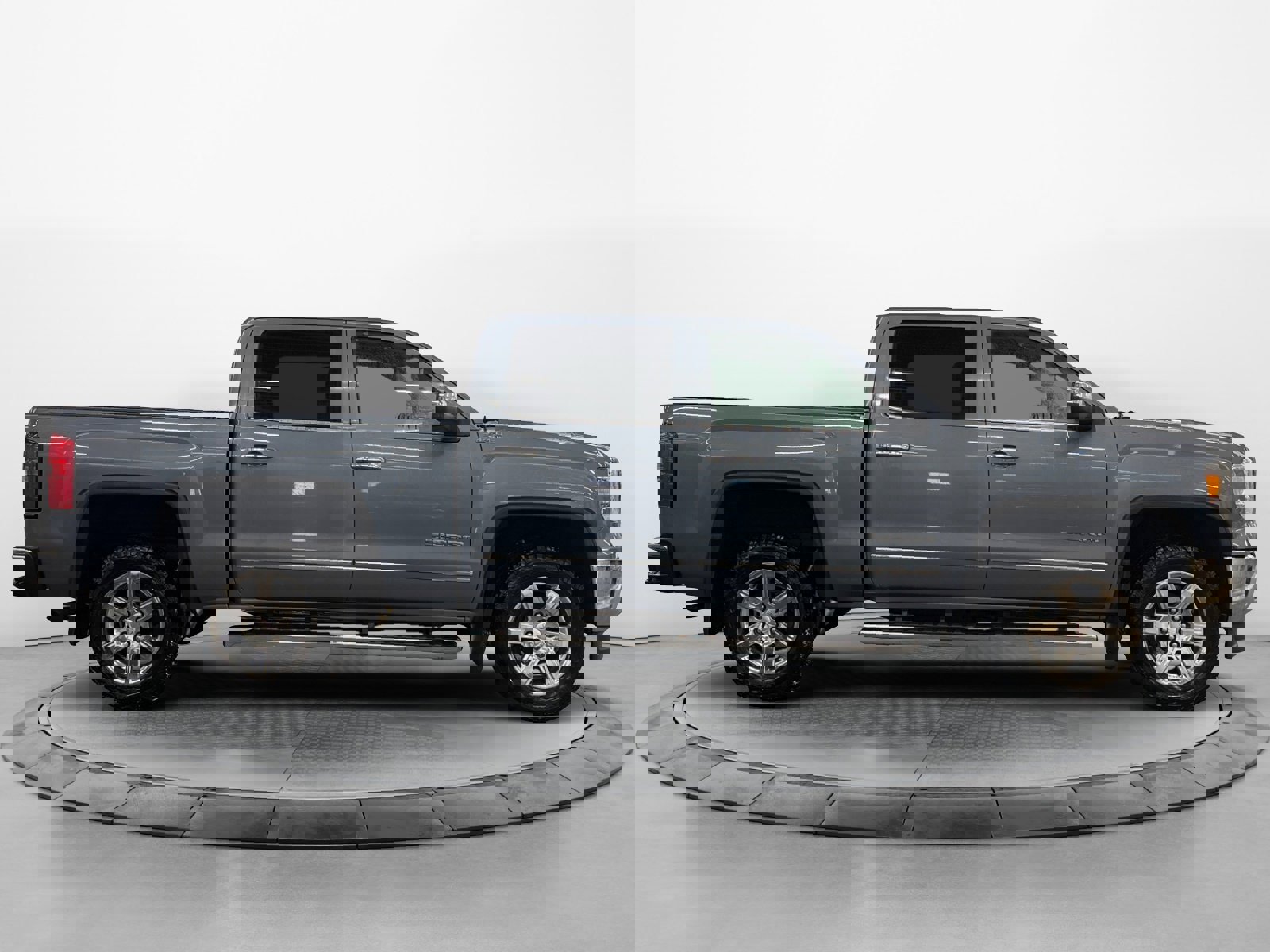 Used 2015 GMC Sierra 1500 SLT w/ SLT Preferred Package image 2