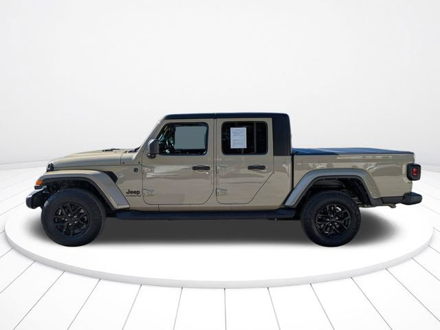 Used 2022 Jeep Gladiator Sport AWD/4WD image 7