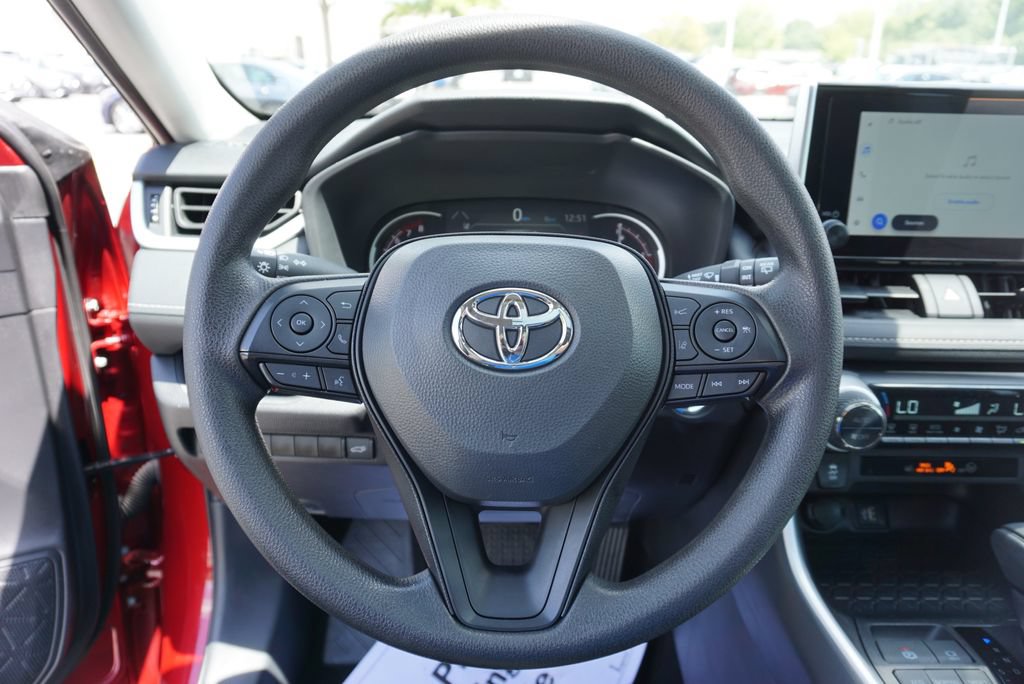 Used 2025 Toyota RAV4 XLE w/ Convenience Package FWD image 16