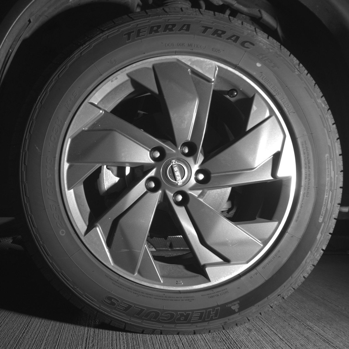 Used 2025 Nissan Rogue SV FWD image 12
