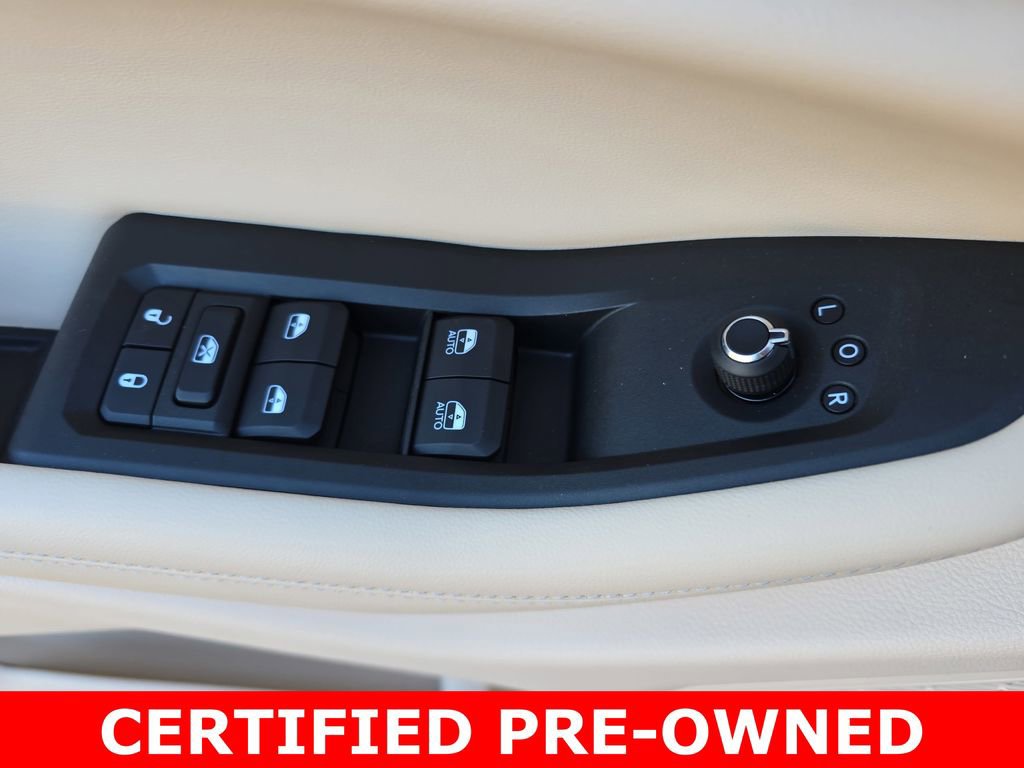 Used 2025 Jeep Grand Cherokee Limited w/ Black Appearance Package image 28